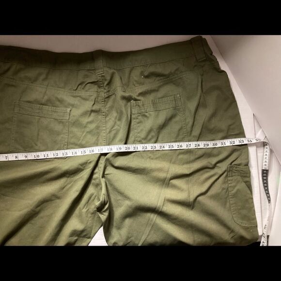 ONLY NECESSITIES, Olive Green Women’s Cargo Pants Inseam 27.5 Size 34WP Capri - Picture 10 of 16